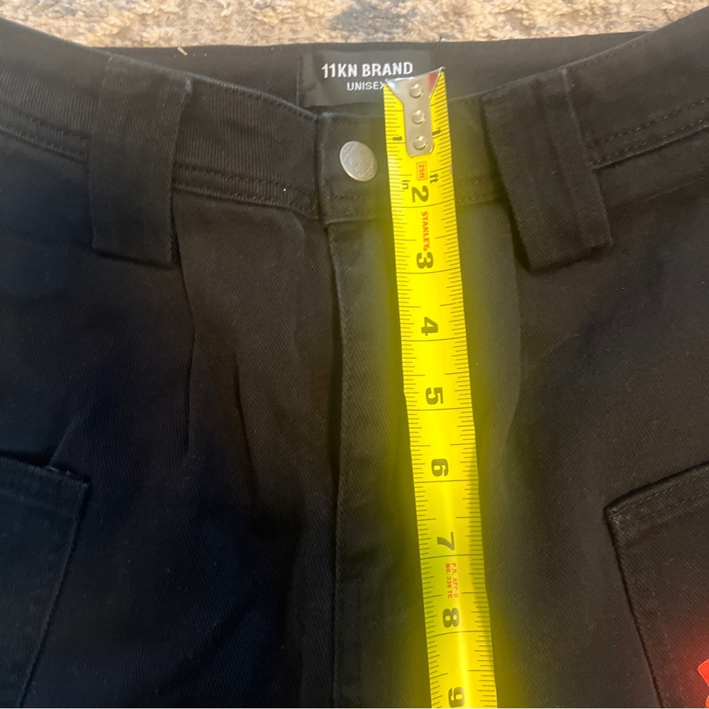 11KN Black Cargo Pants Size medium Stars Pass By Leave Traces Puzzles - Picture 6 of 14